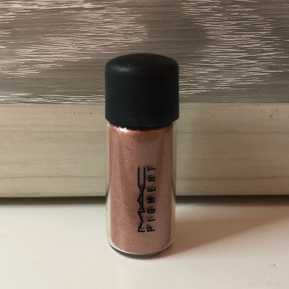 MAC Pigment, full bottle